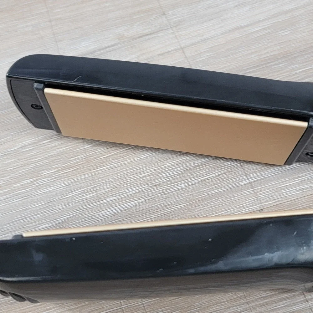 Conair 1 1/2 Inch Ceramic Flat Iron Hair Straightener Black CS3JCS